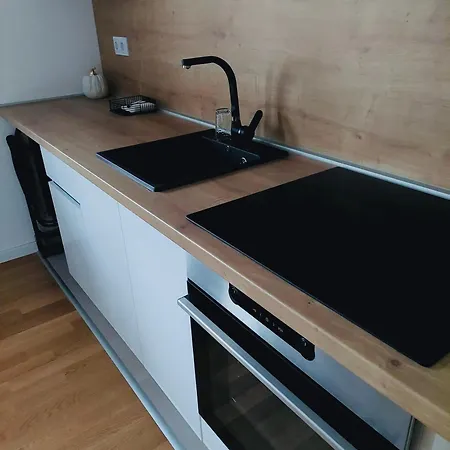 Enem Apartament *