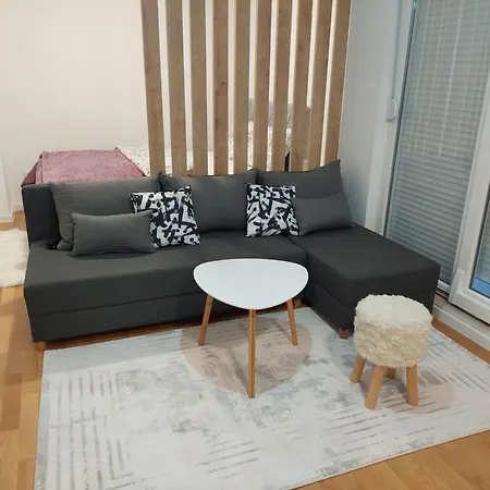 Apartament Enem